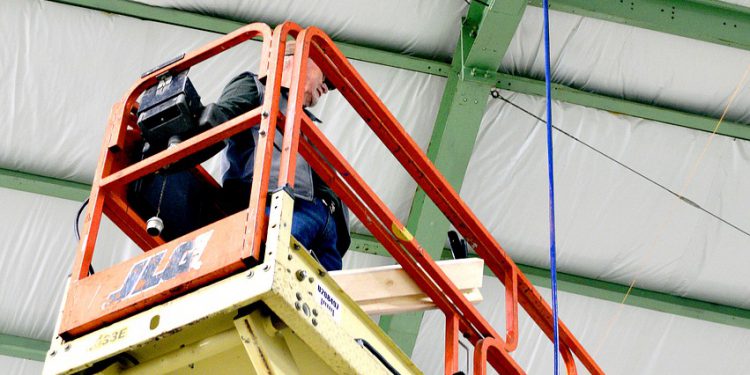 How To Load A Scissor Lift Onto A Trailer