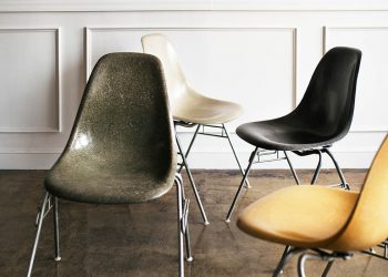 chairs-in-a-living-room