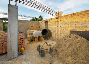 How much does it cost to renovate a commercial building?