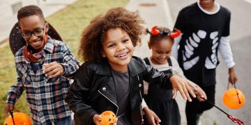 Halloween Party Ideas: How do you make a good Halloween party? What are traditional Halloween activities?